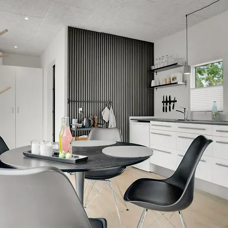 Konrad - 300m From The Sea By Interhome * Hals